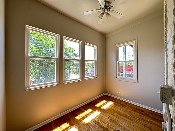 5th image of 2049 W Fullerton Ave #3