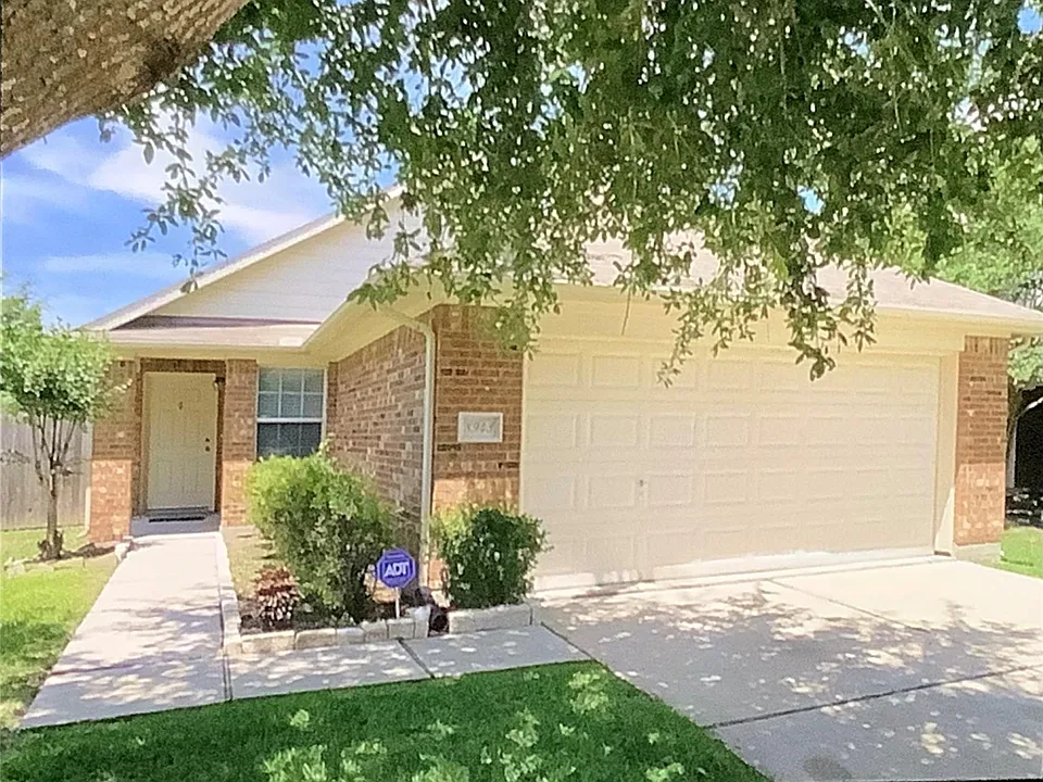 8943 Farm Ridge Ln