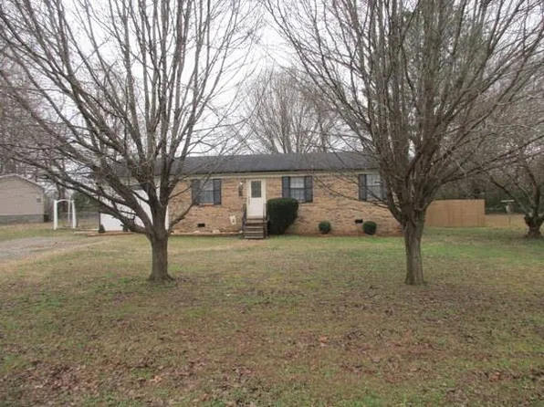110 Enterprise St, Bruceton, TN 38317