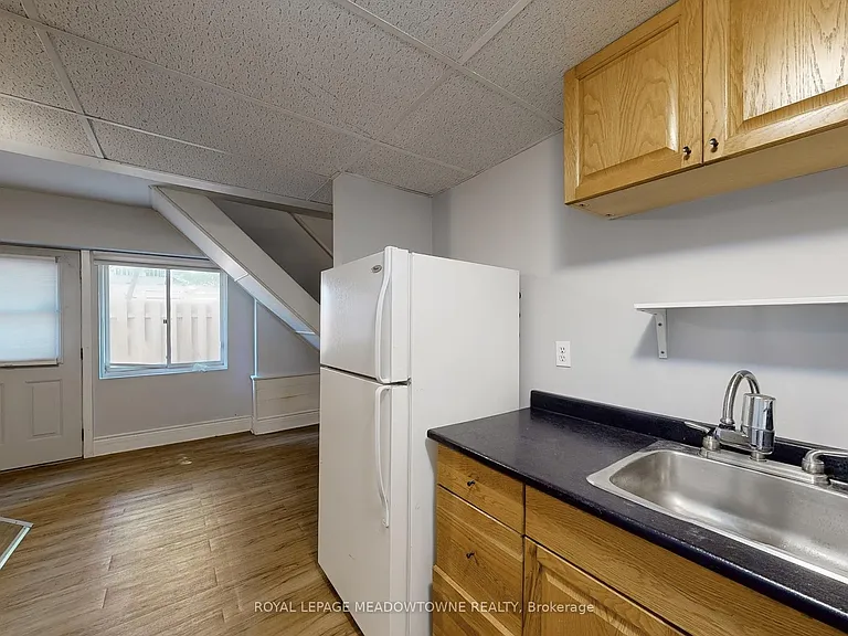 12 Wesleyan St #6 — Photo 9
