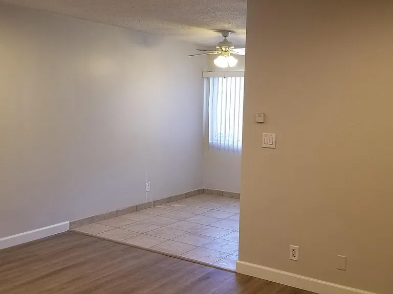 11471 Oxnard St — Photo 3
