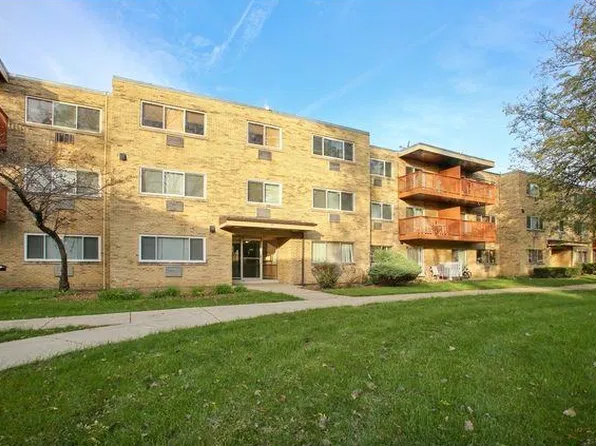 710 W Dempster St #106, Mount Prospect, IL 60056