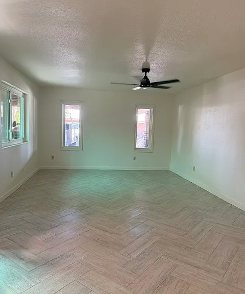 191 W 27th Pl — Photo 3