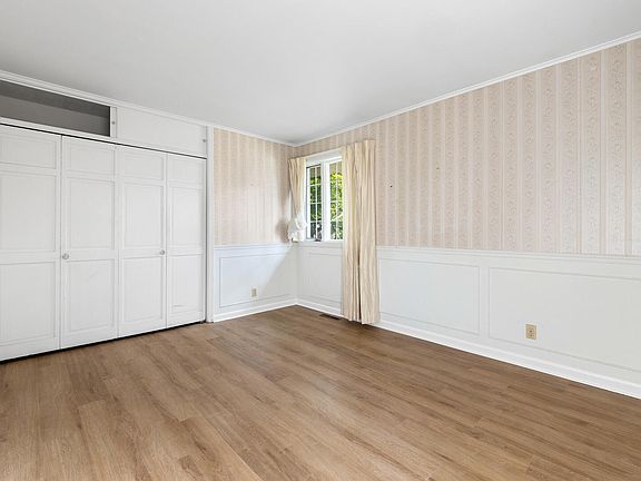 3rd image of 17606 N Burnham Ave