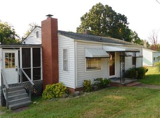 716 Hyde St, Lexington, NC 27292
