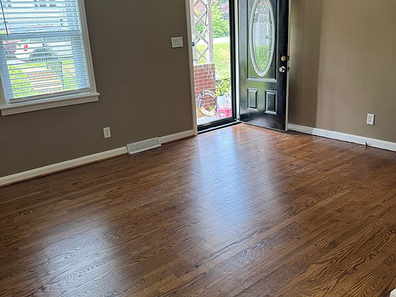3rd image of 1408 Fort Manor Dr