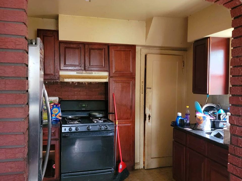 2nd image of 198-15 118th Ave