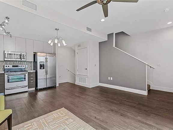 5th image of 604 N Bluff Dr Unit 253