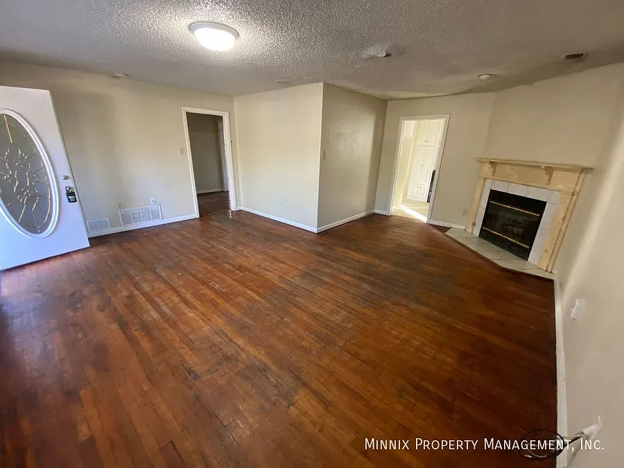 3 bedroom/2 bath Lubbock | 3007 32nd St. — Photo 4