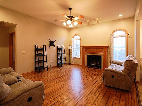 5th image of 107 Blankenship Court