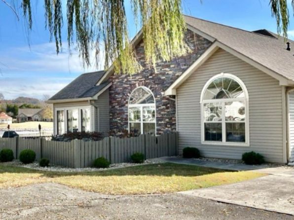 433 Deer Lake Pl