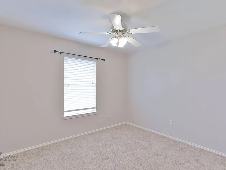 7825 Thompson Pkwy — Photo 25