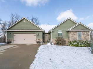 4601 Maple Leaf Dr, Columbia, MO 65201