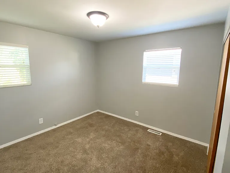 9315 Ellen Dr — Photo 15