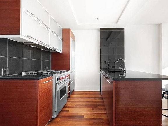 4th image of 30 Bayard St APT 5E