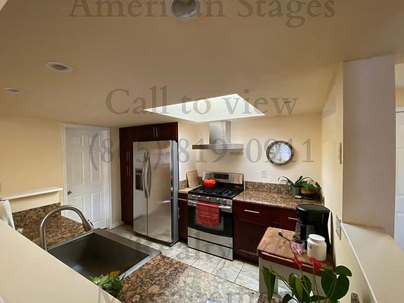 4th image of 1117 N Gardenia St
