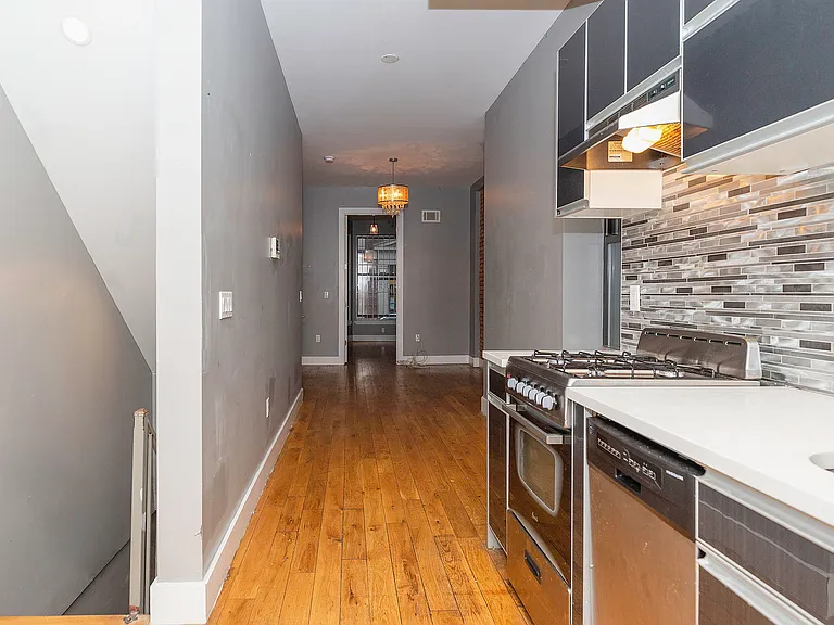 1444 Pacific St #1R — Photo 5