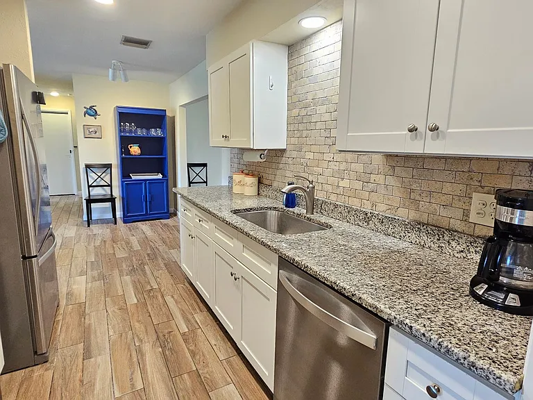 426 Pineview Dr — Photo 10