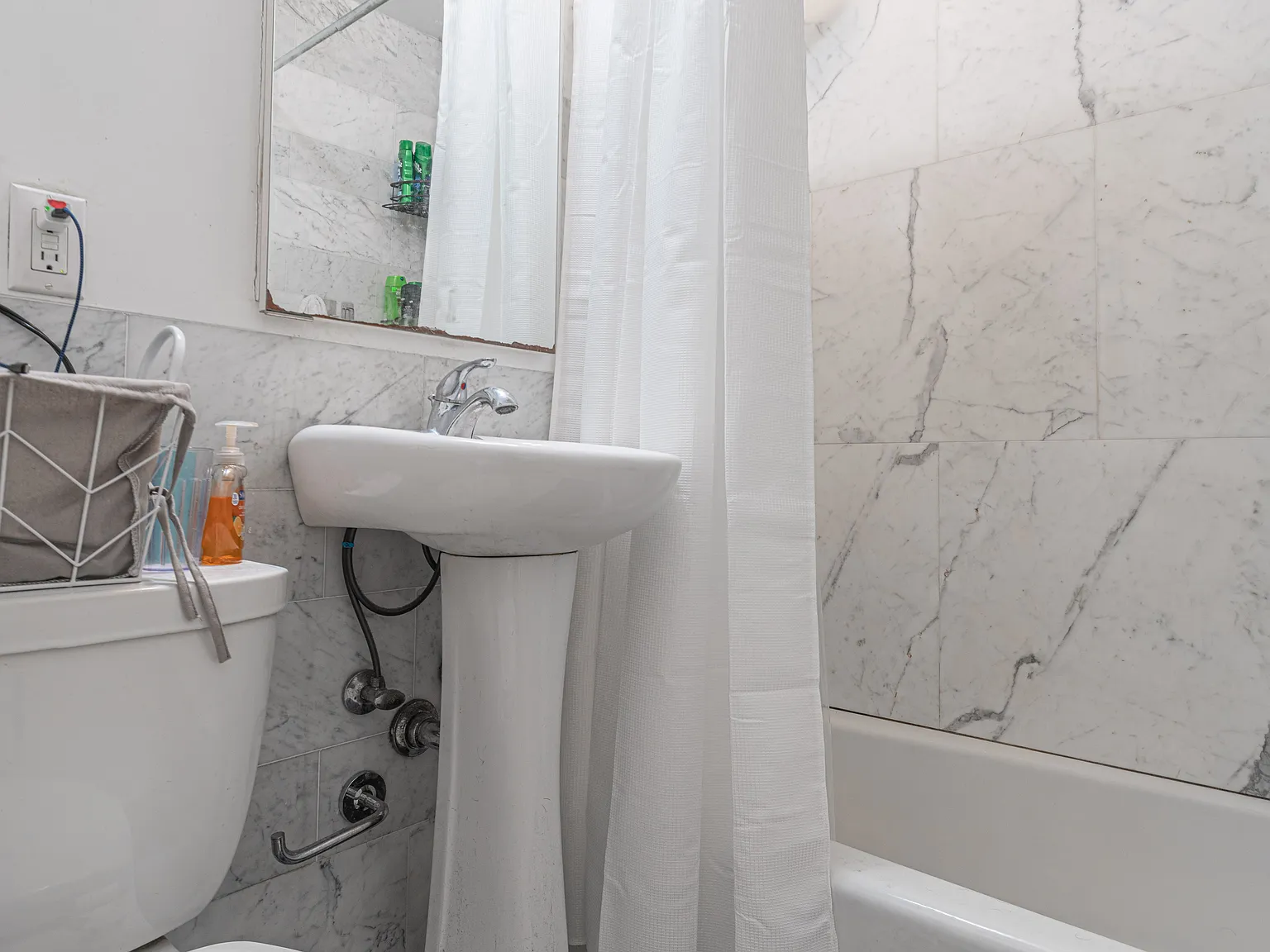 3 bed, 1.5 bath, 1500 sqft, $1,200 — Photo 3