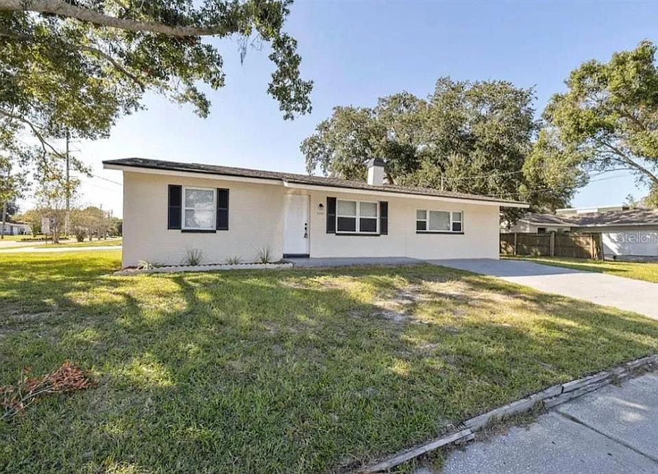 1st image of 1004 N Betty Ln