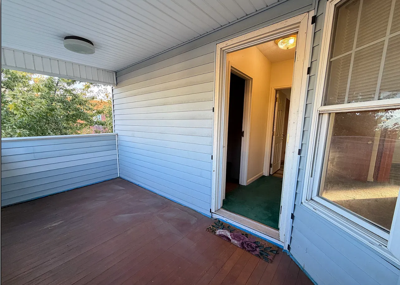 3 bed, 1300 sqft, $2,000 — Photo 4
