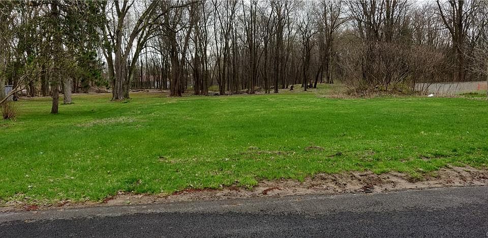 2nd image of 143 Duerr Rd