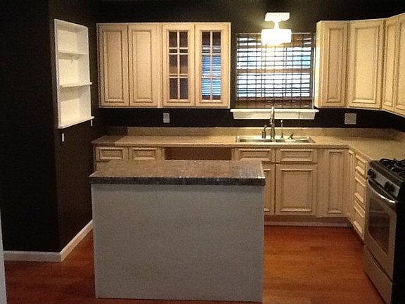 5th image of 4516 Versailles Dr