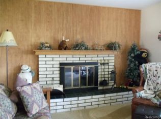 1831 Alton Cir, Commerce Township, MI