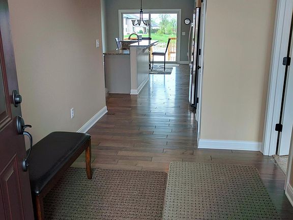 ENTRY WAY... MASTER BEDROOM TO YOUR RIGHT
