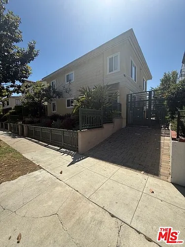 433 S Doheny Dr #A Photo 1