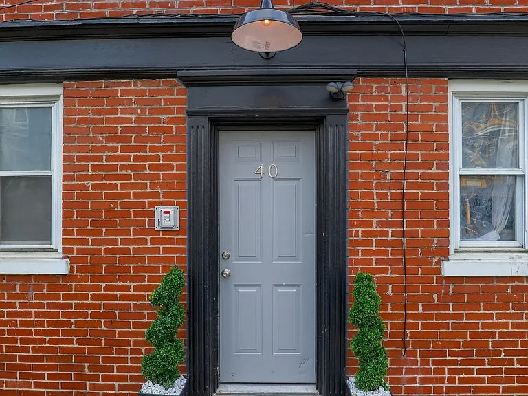 40 W James St #7 — Photo 1