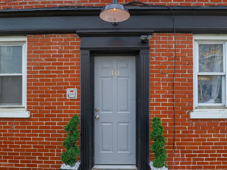 40 W James St #7