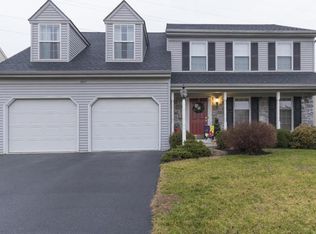 307 Oak Leaf Ln, Lancaster, PA 17602