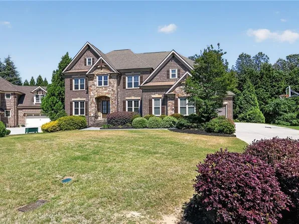 2083 Skybrooke Ln, Hoschton, GA 30548