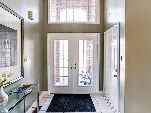 4th image of 2498 Longridge Cres
