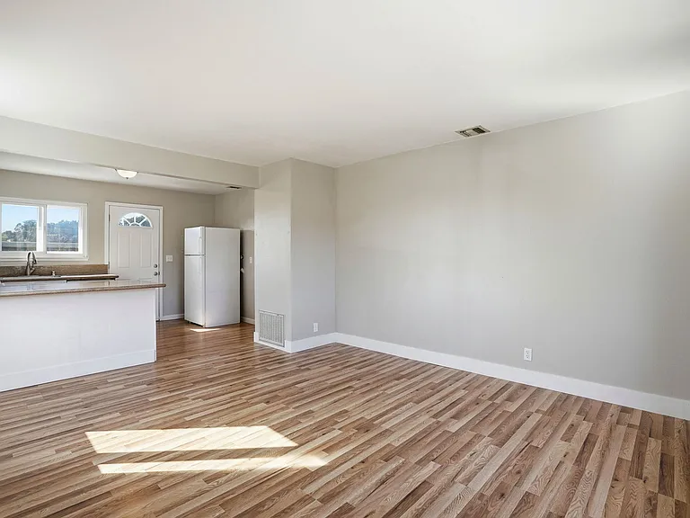 840 Key Route Blvd #B — Photo 5