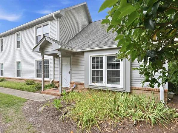 1317 Eagles Trace Path APT E, Chesapeake, VA 23320