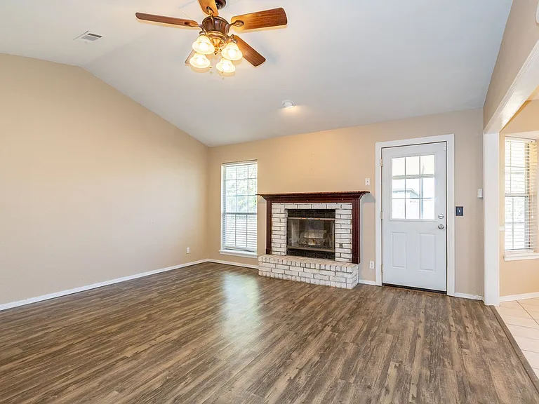 2412 W Natchez St — Photo 11