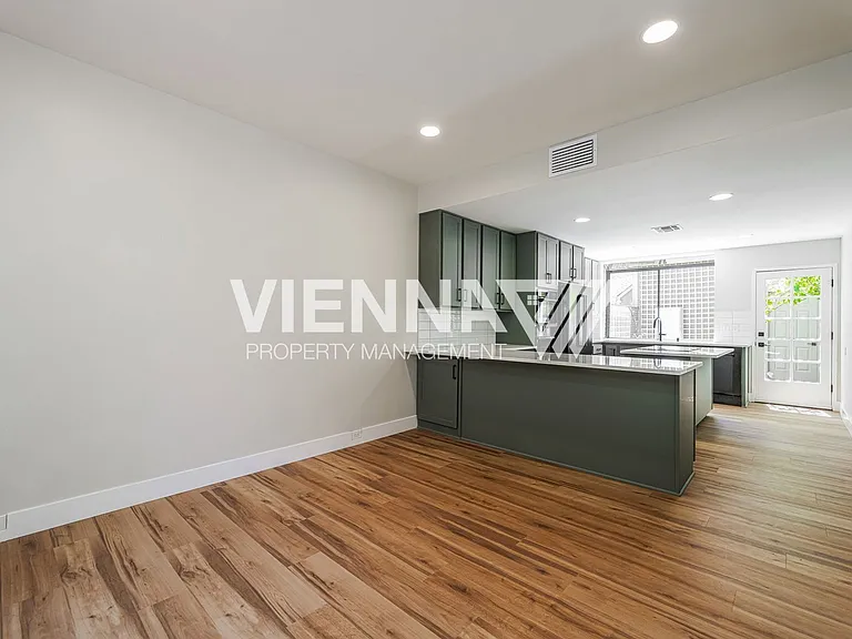 340 Wyndgate Rd — Photo 9