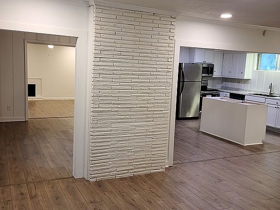 5th image of 124 Gaylane Dr