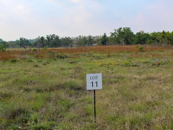 289 Apache Trce NW, Harper, TX 78631