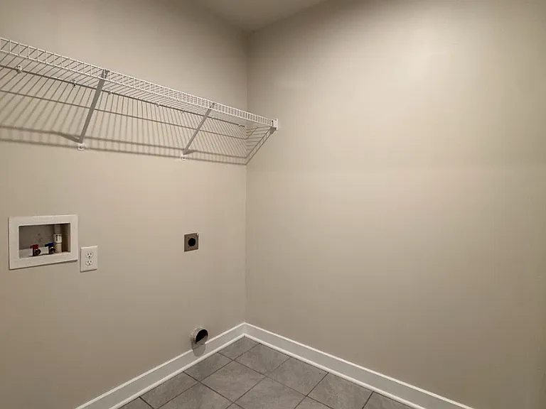 123 Roundtree Dr — Photo 8