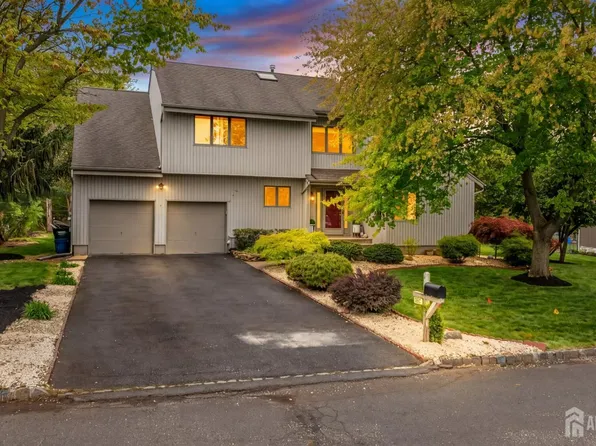 45 Ditmars Cir, Hillsborough, NJ 08844
