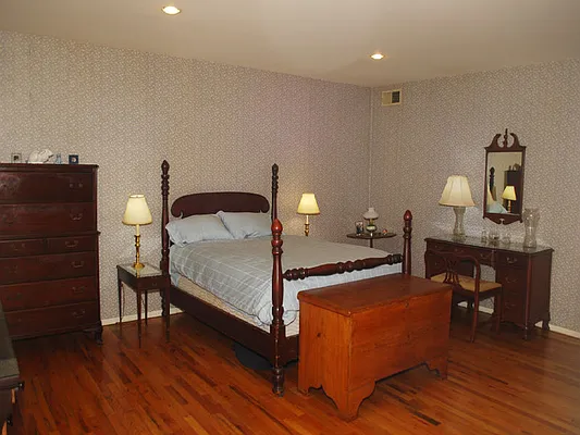 Sold by Sotheby's International Realty | media 22