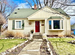 555 Gargantua Ave, Clawson, MI 48017