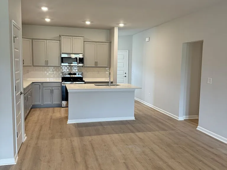 318 Cornstalk Cir — Photo 11