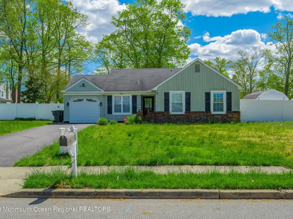 111 Oak Hill Drive, Toms River, NJ 08753