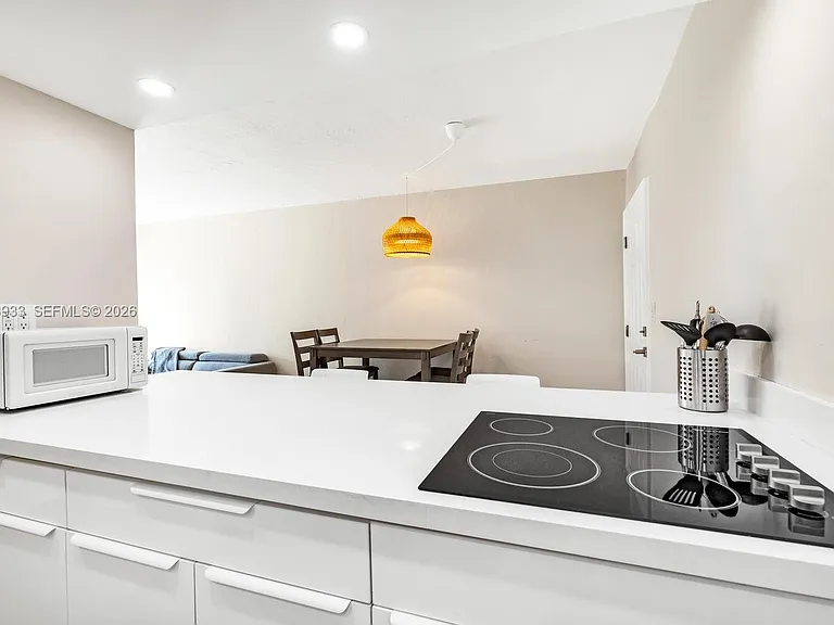 290 Sunrise Dr #312 — Photo 8