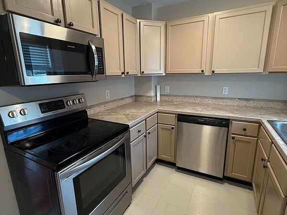3rd image of 206 40th Ave NE