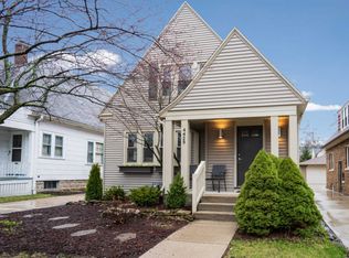 4429 N Woodburn St, Shorewood, WI 53211